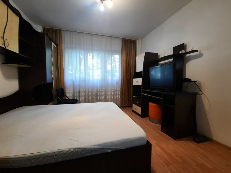 PARTER, 2 DORMITOARE, BUCATARIE MARE, STR BARCA, MARGEANULUI