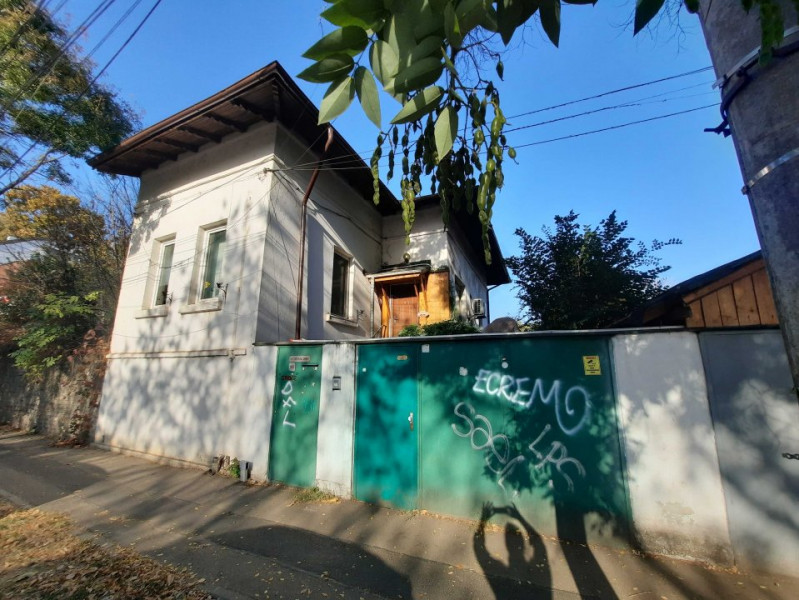 Inchiriez vila, versatila, 5 camere, curte, Splai-Mihai Bravu