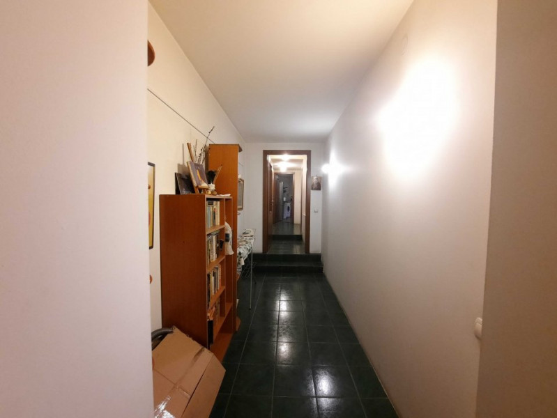 Inchiriez vila, versatila, 5 camere, curte, Splai-Mihai Bravu