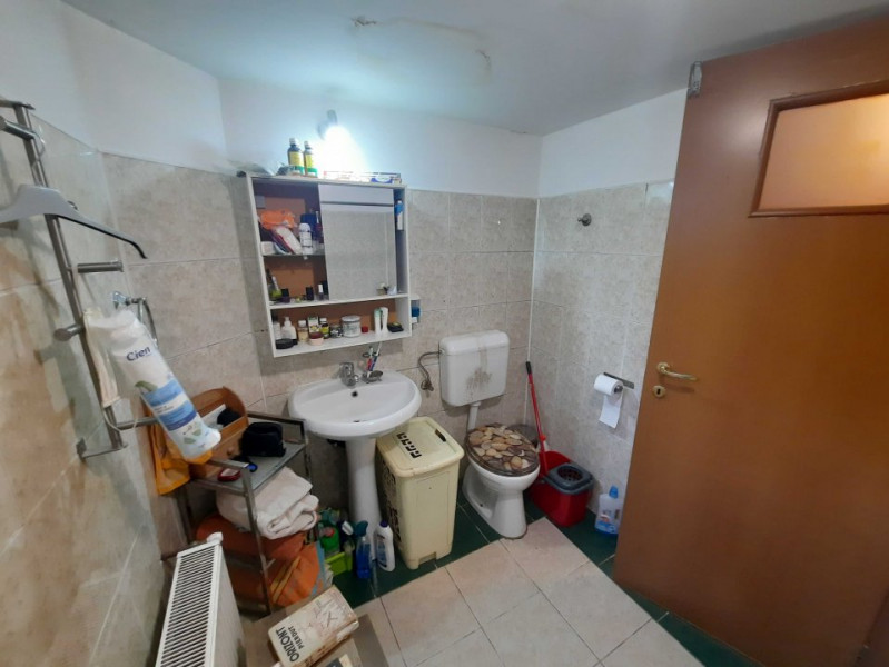 Inchiriez vila, versatila, 5 camere, curte, Splai-Mihai Bravu