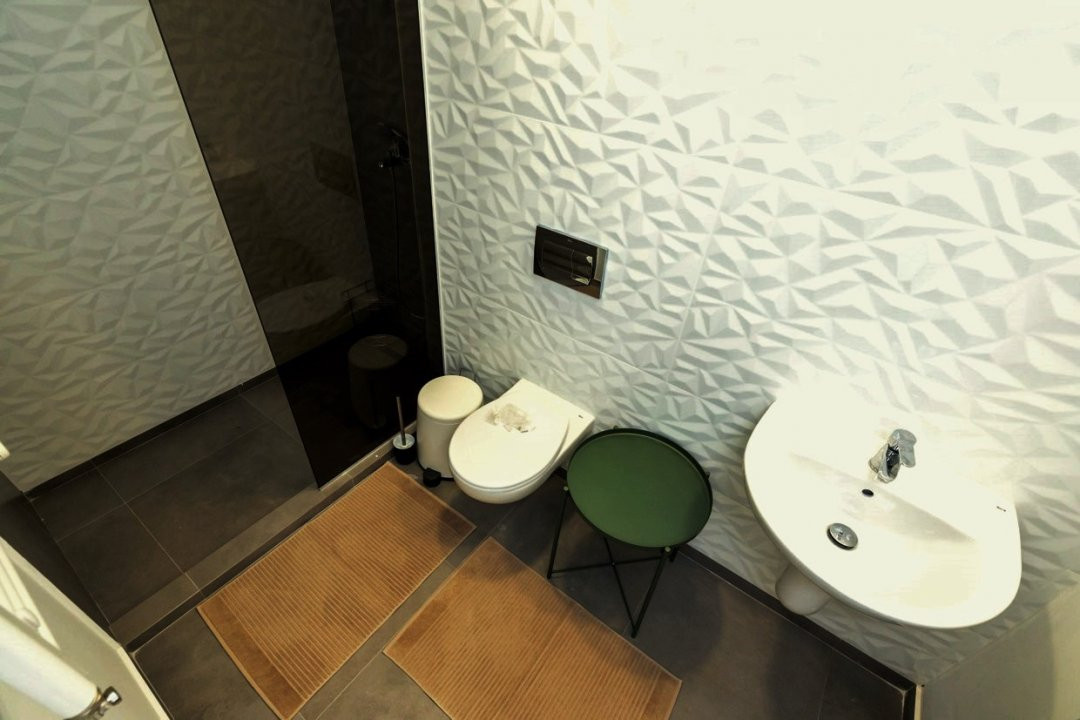 4CITY NORTH, PIPERA PLAZA, AP. 3 CAMERE, ET 7/7, LOC PARCARE