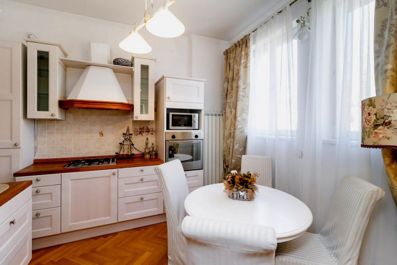 APARTAMENT FERMECATOR, 3 CAMERE, IN VILA, DOROBANTI – CAPITALE