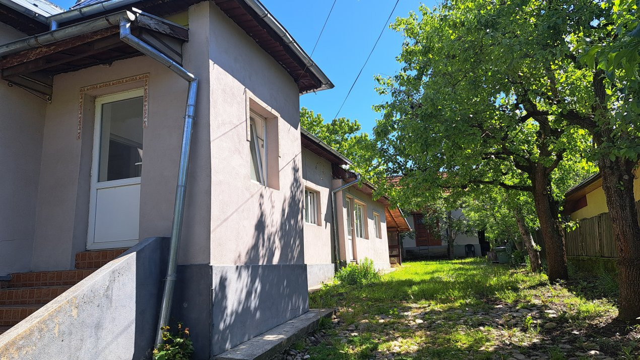 CASA SI LIVADA/ZONA DE DEALURI IMPADURITE/VALEA SCHEII/MANGA/VOINESTI/DAMBOVITA