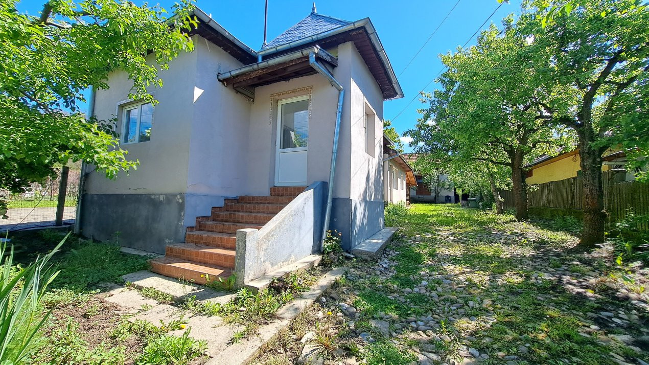 CASA SI LIVADA/ZONA DE DEALURI IMPADURITE/VALEA SCHEII/MANGA/VOINESTI/DAMBOVITA