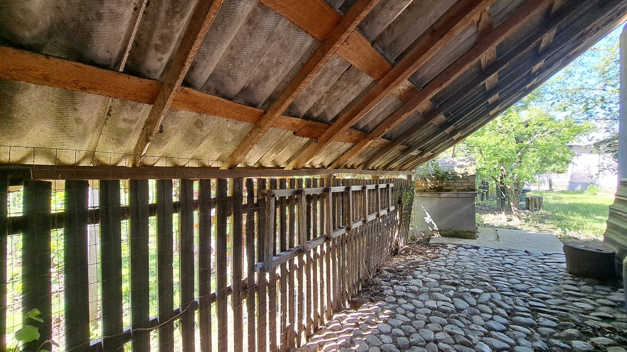 CASA SI LIVADA/ZONA DE DEALURI IMPADURITE/VALEA SCHEII/MANGA/VOINESTI/DAMBOVITA