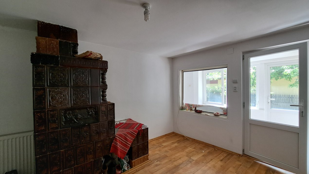 CASA SI LIVADA/ZONA DE DEALURI IMPADURITE/VALEA SCHEII/MANGA/VOINESTI/DAMBOVITA