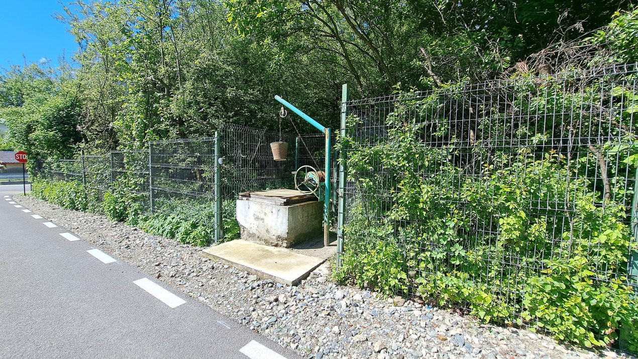 CASA SI LIVADA/ZONA DE DEALURI IMPADURITE/VALEA SCHEII/MANGA/VOINESTI/DAMBOVITA