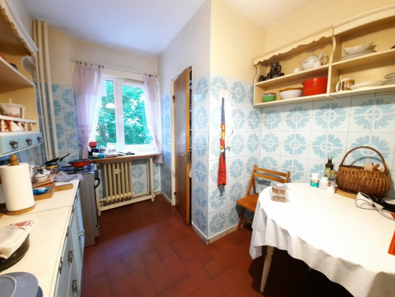 Vanzare 4 camere decomandat etaj 1, Piata Iancului