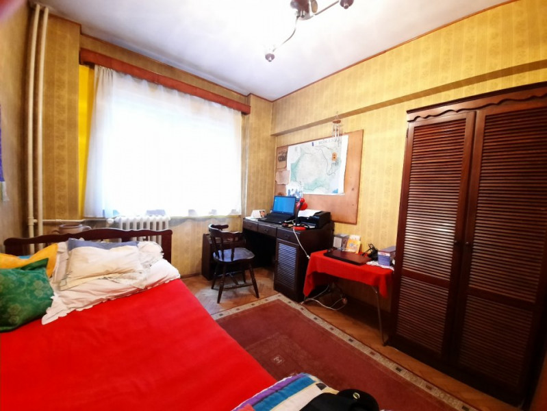 Vanzare 4 camere decomandat etaj 1, Piata Iancului