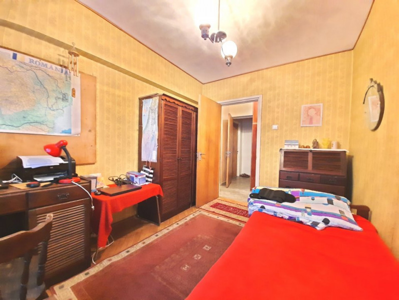 Vanzare 4 camere decomandat etaj 1, Piata Iancului