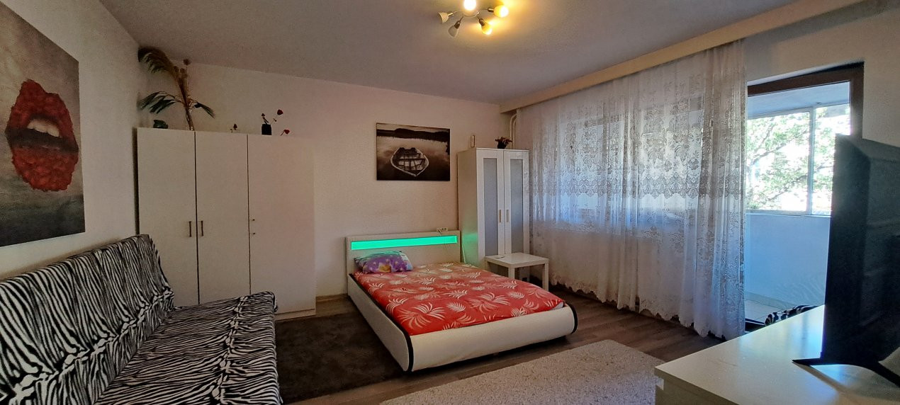 GARSONIERA / 1990 / DECOMANDATA / 42 mp /ET. 1 / STR. MAMULARI / PIATA UNIRII