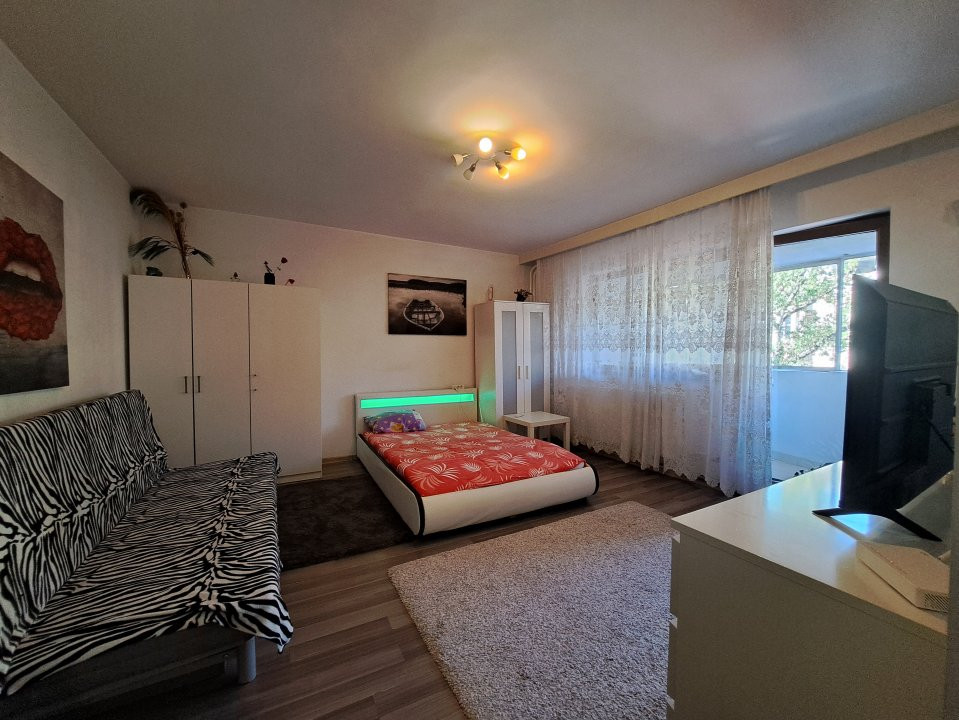 GARSONIERA / 1990 / DECOMANDATA / 42 mp /ET. 1 / STR. MAMULARI / PIATA UNIRII