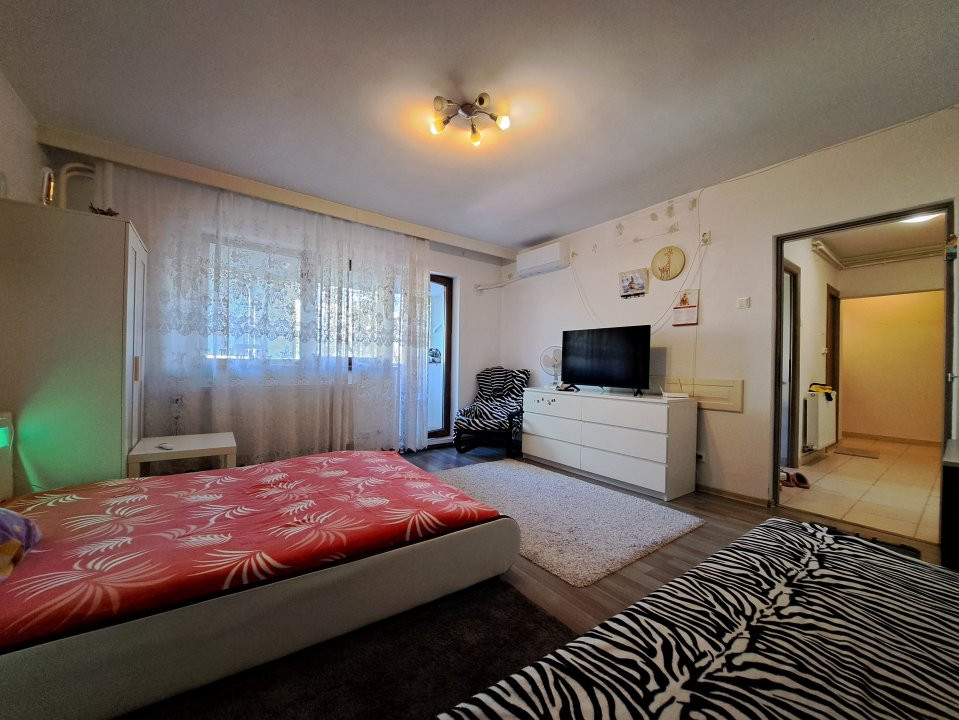 GARSONIERA / 1990 / DECOMANDATA / 42 mp /ET. 1 / STR. MAMULARI / PIATA UNIRII