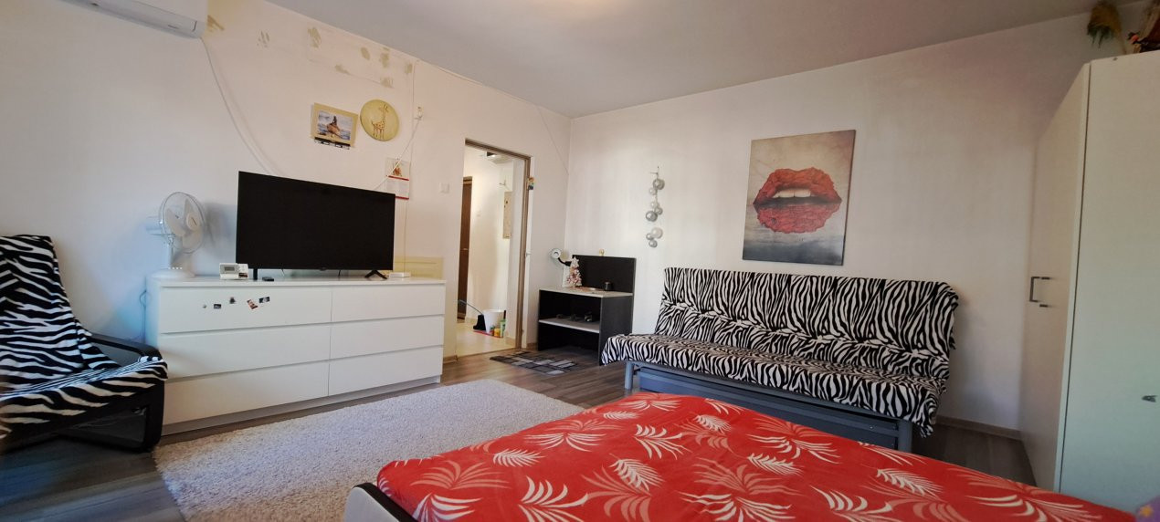 GARSONIERA / 1990 / DECOMANDATA / 42 mp /ET. 1 / STR. MAMULARI / PIATA UNIRII