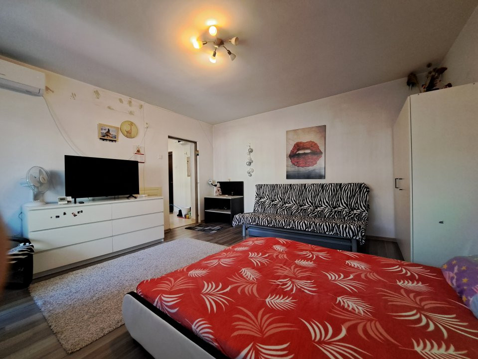 GARSONIERA / 1990 / DECOMANDATA / 42 mp /ET. 1 / STR. MAMULARI / PIATA UNIRII