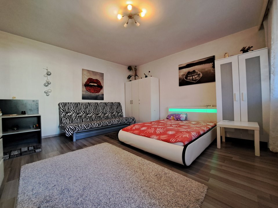 GARSONIERA / 1990 / DECOMANDATA / 42 mp /ET. 1 / STR. MAMULARI / PIATA UNIRII