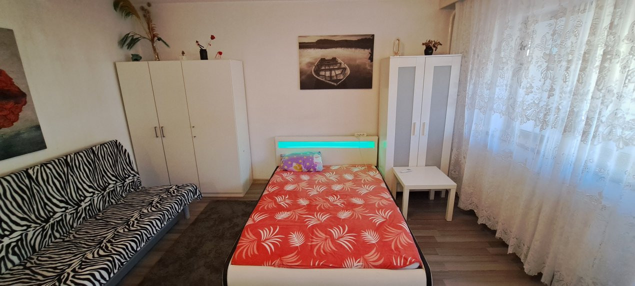 GARSONIERA / 1990 / DECOMANDATA / 42 mp /ET. 1 / STR. MAMULARI / PIATA UNIRII