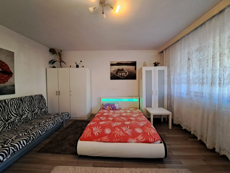 GARSONIERA / 1990 / DECOMANDATA / 42 mp /ET. 1 / STR. MAMULARI / PIATA UNIRII