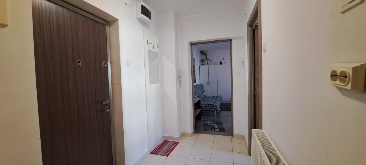 GARSONIERA / 1990 / DECOMANDATA / 42 mp /ET. 1 / STR. MAMULARI / PIATA UNIRII