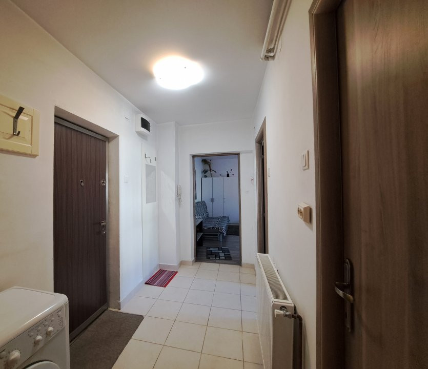 GARSONIERA / 1990 / DECOMANDATA / 42 mp /ET. 1 / STR. MAMULARI / PIATA UNIRII