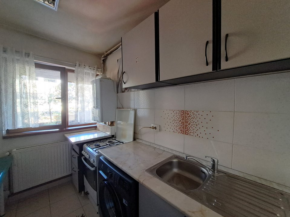 GARSONIERA / 1990 / DECOMANDATA / 42 mp /ET. 1 / STR. MAMULARI / PIATA UNIRII