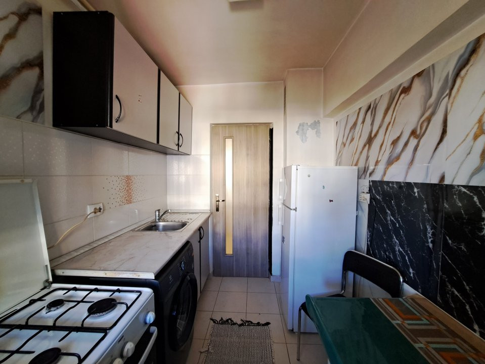 GARSONIERA / 1990 / DECOMANDATA / 42 mp /ET. 1 / STR. MAMULARI / PIATA UNIRII