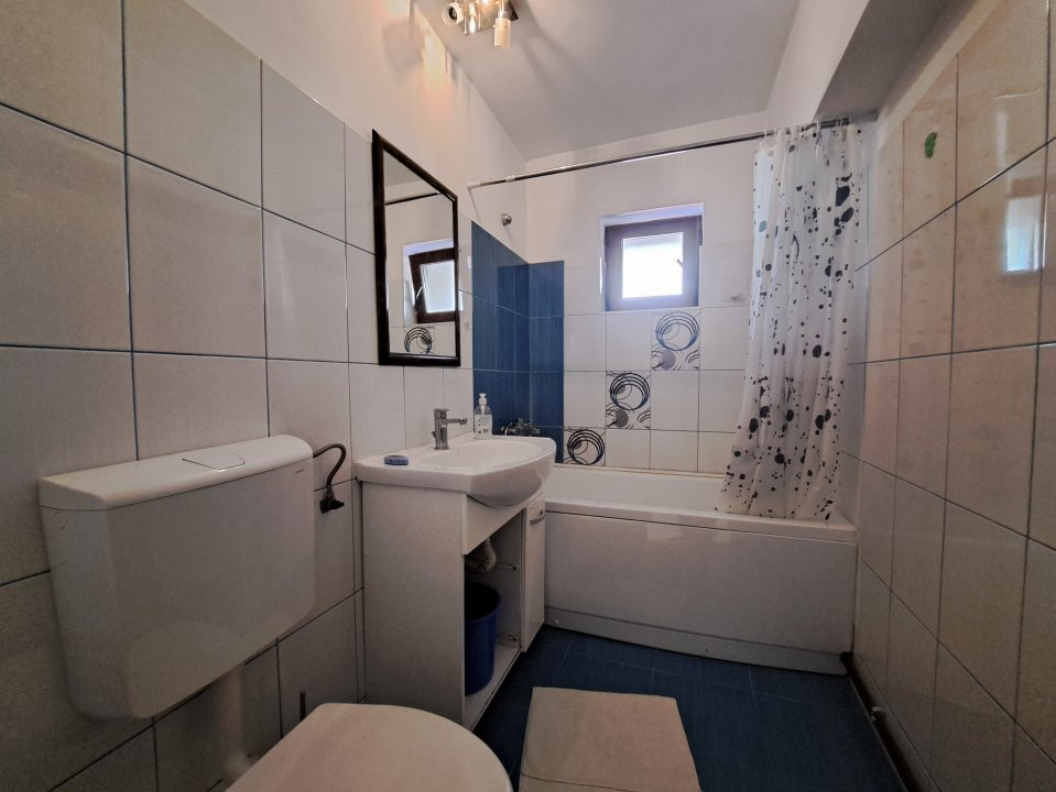 GARSONIERA / 1990 / DECOMANDATA / 42 mp /ET. 1 / STR. MAMULARI / PIATA UNIRII