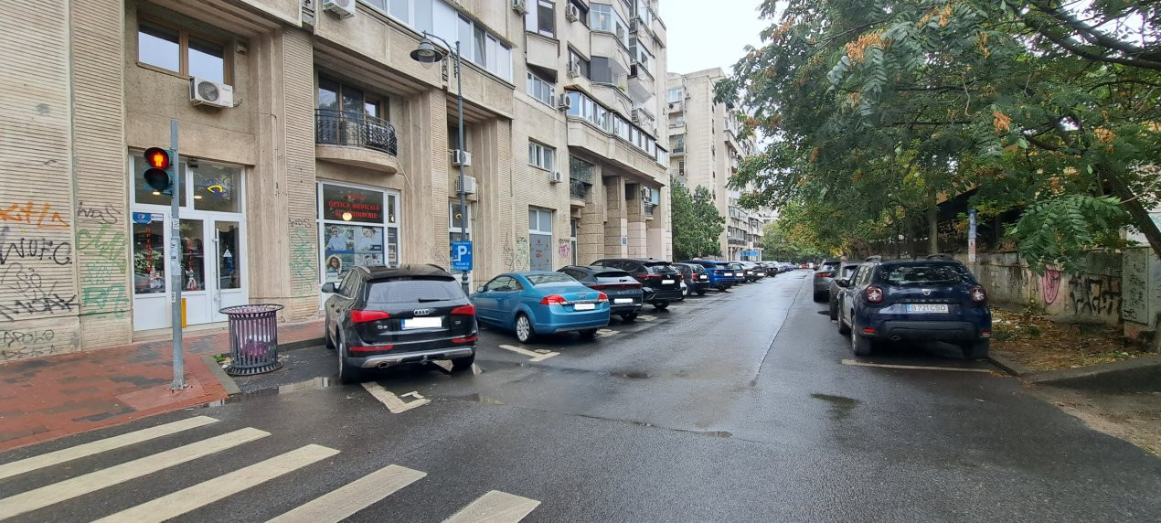 GARSONIERA / 1990 / DECOMANDATA / 42 mp /ET. 1 / STR. MAMULARI / PIATA UNIRII