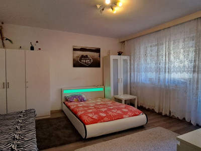 GARSONIERA / 1990 / DECOMANDATA / 42 mp /ET. 1 / STR. MAMULARI / PIATA UNIRII