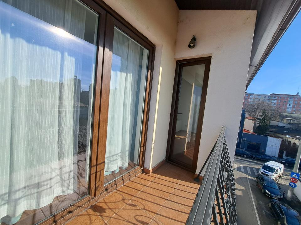 AP. 2 CAMERE/DE INCHIRIAT/BLOC 2017/P+3/ZONA MOSILOR-EMINESCU-DACIA