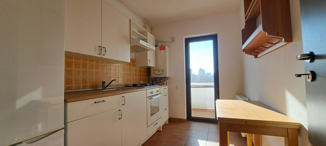 AP. 2 CAMERE/DE INCHIRIAT/BLOC 2017/P+3/ZONA MOSILOR-EMINESCU-DACIA