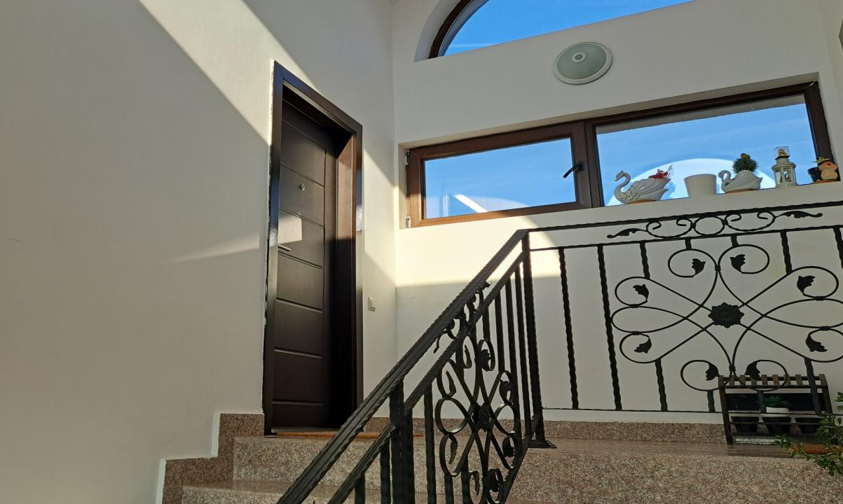 AP. 2 CAMERE/DE INCHIRIAT/BLOC 2017/P+3/ZONA MOSILOR-EMINESCU-DACIA