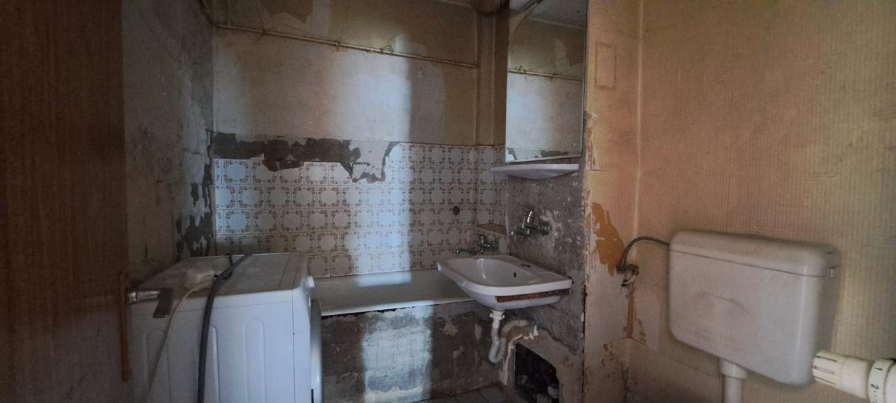 APARTAMENT/1984//50 mp/DOUA CAMERE/BALCON/DECOMANDAT/OBOR/PARC