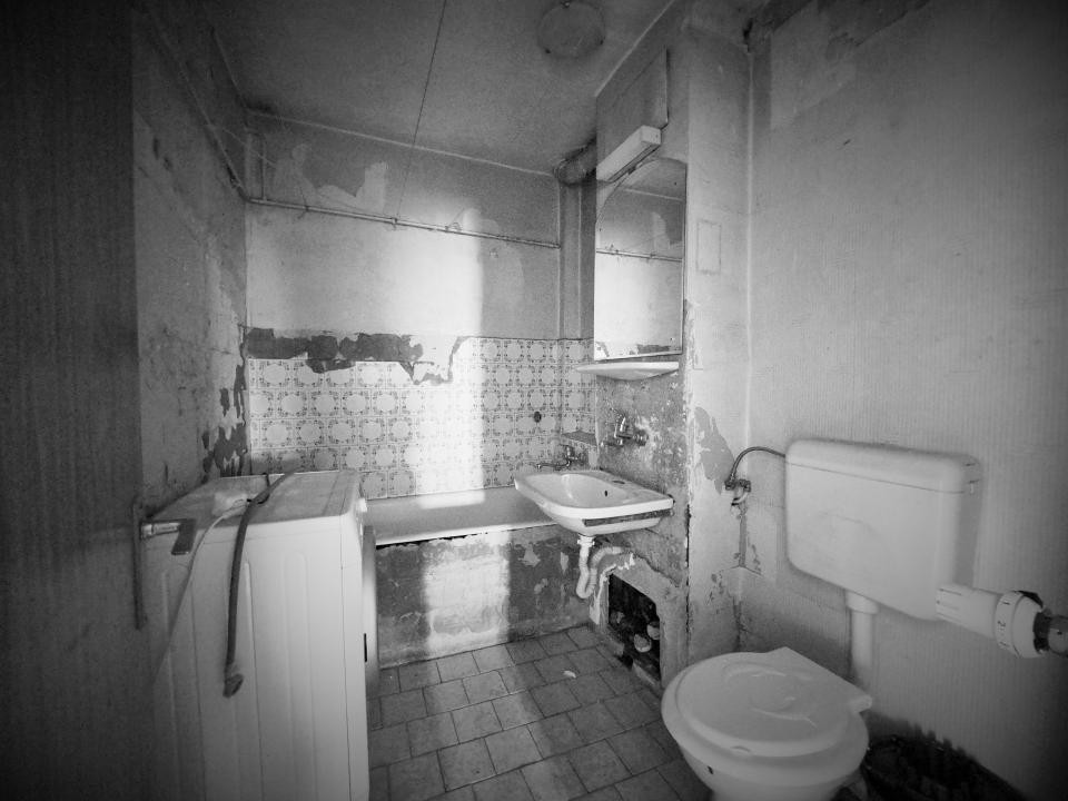 APARTAMENT/1984//50 mp/DOUA CAMERE/BALCON/DECOMANDAT/OBOR/PARC