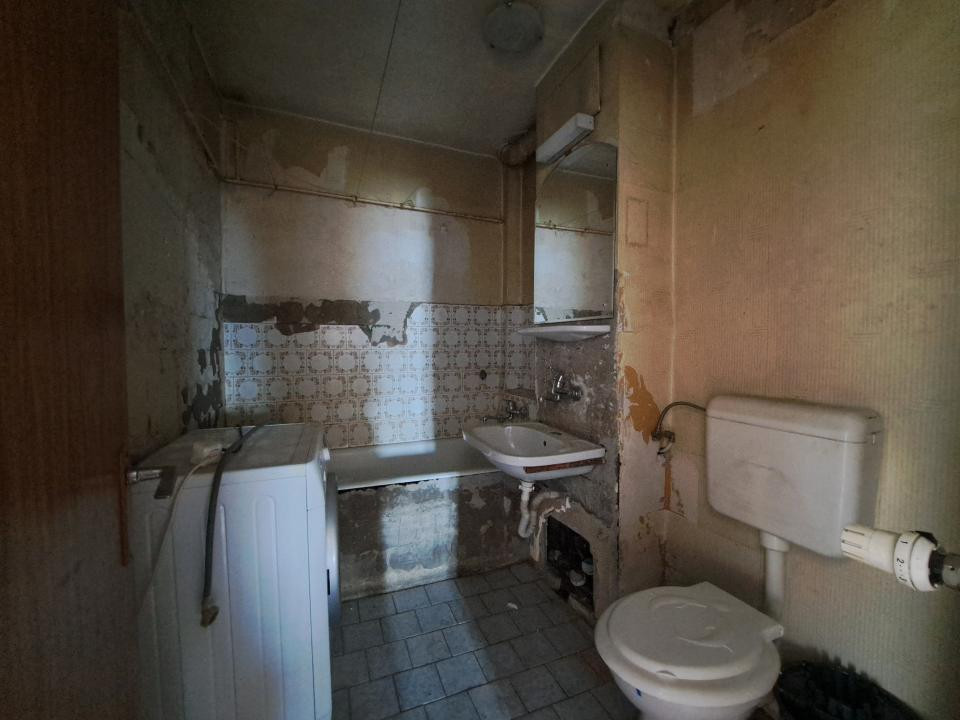 APARTAMENT/1984//50 mp/DOUA CAMERE/BALCON/DECOMANDAT/OBOR/PARC