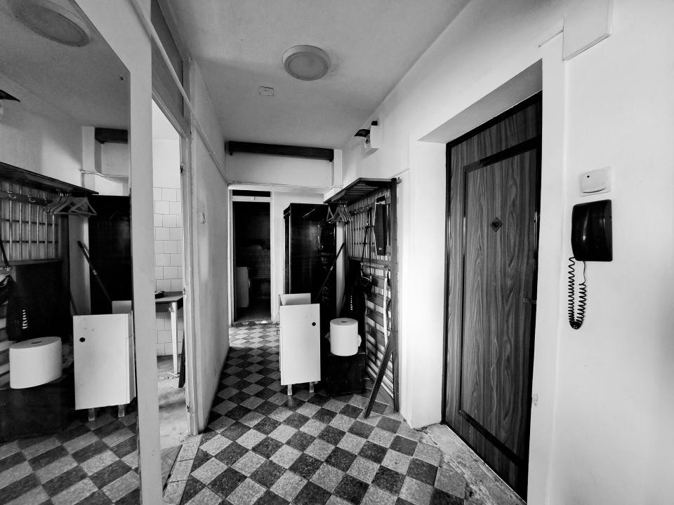 APARTAMENT/1984//50 mp/DOUA CAMERE/BALCON/DECOMANDAT/OBOR/PARC