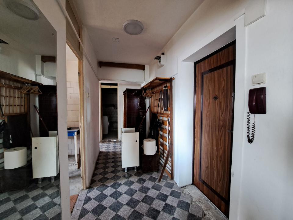 APARTAMENT/1984//50 mp/DOUA CAMERE/BALCON/DECOMANDAT/OBOR/PARC