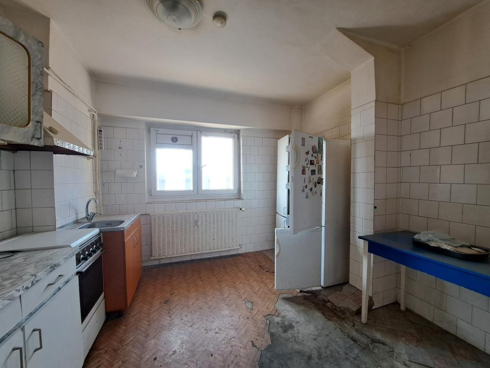 APARTAMENT/1984//50 mp/DOUA CAMERE/BALCON/DECOMANDAT/OBOR/PARC