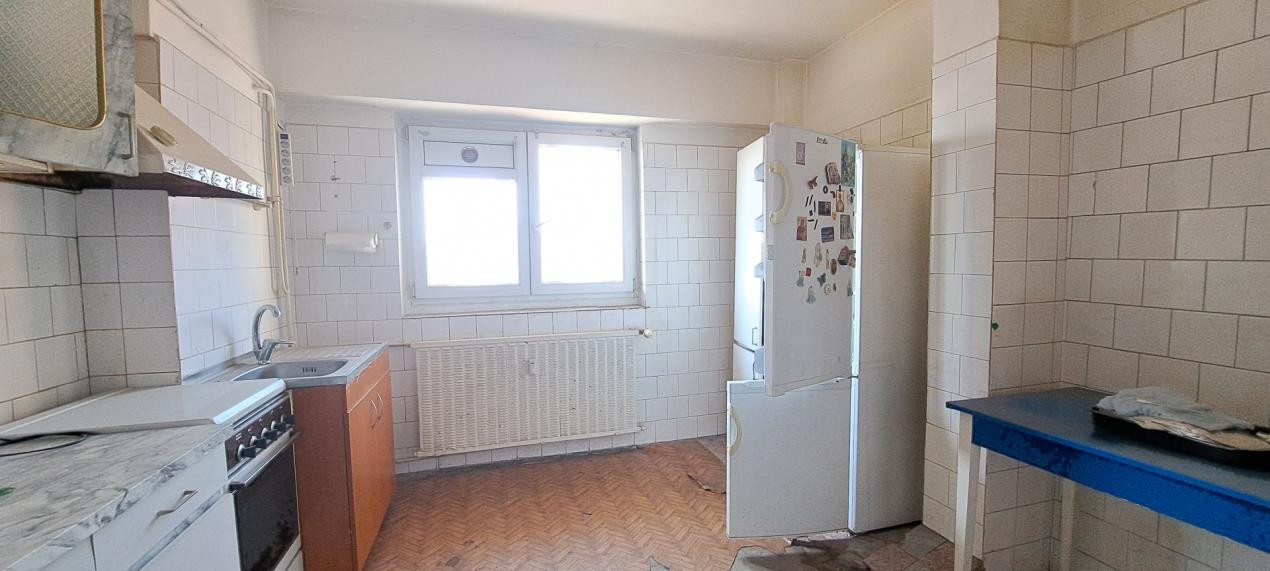 APARTAMENT/1984//50 mp/DOUA CAMERE/BALCON/DECOMANDAT/OBOR/PARC