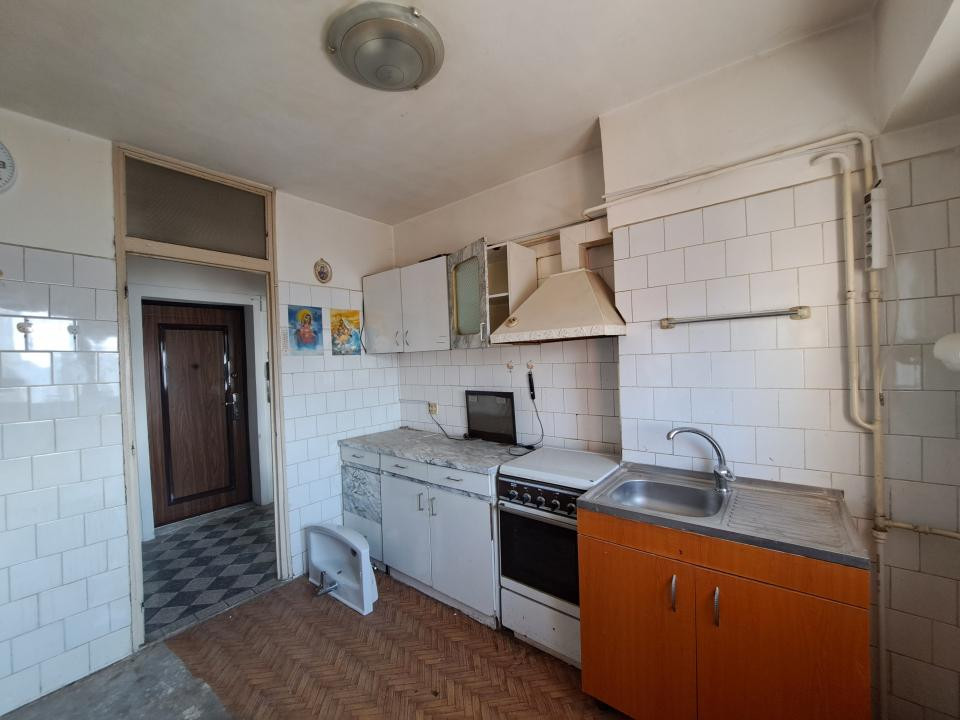APARTAMENT/1984//50 mp/DOUA CAMERE/BALCON/DECOMANDAT/OBOR/PARC