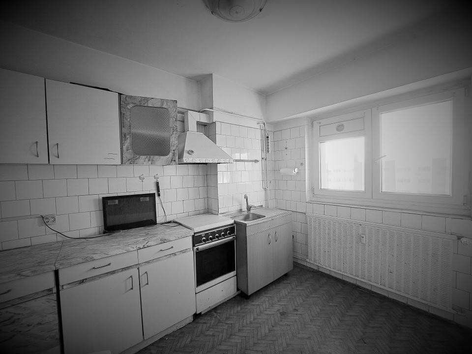 APARTAMENT/1984//50 mp/DOUA CAMERE/BALCON/DECOMANDAT/OBOR/PARC