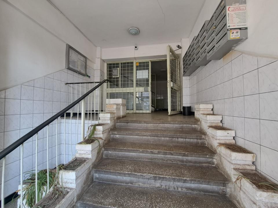 APARTAMENT/1984//50 mp/DOUA CAMERE/BALCON/DECOMANDAT/OBOR/PARC