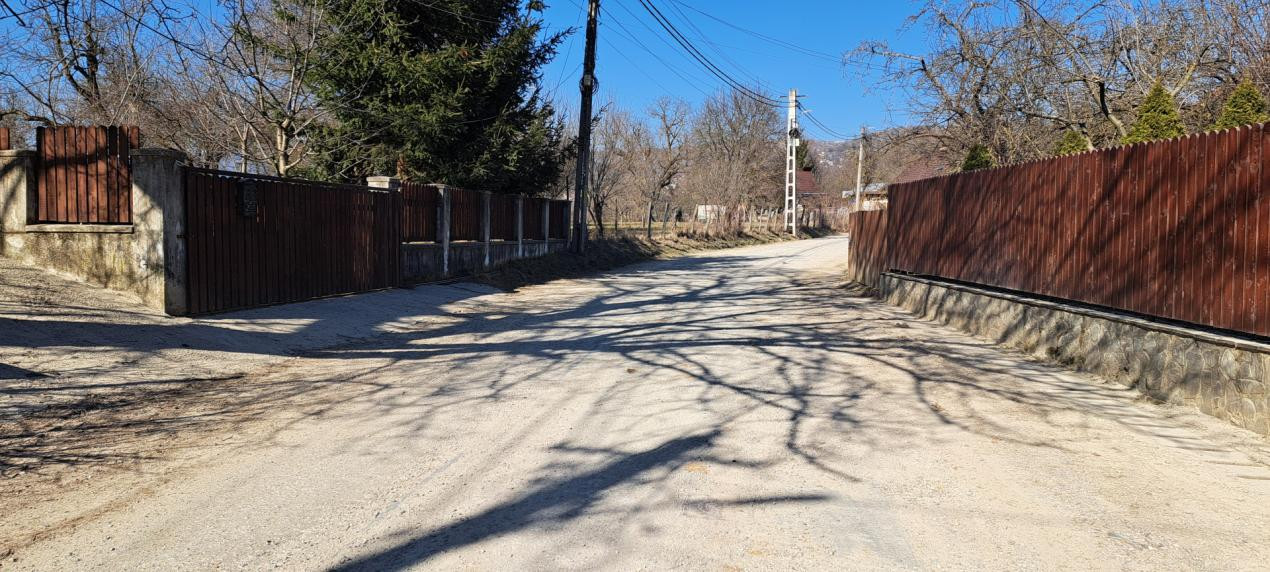 TEREN INTRAVILAN, 2142 mp, COMARNIC PRAHOVA, PODUL LUNG