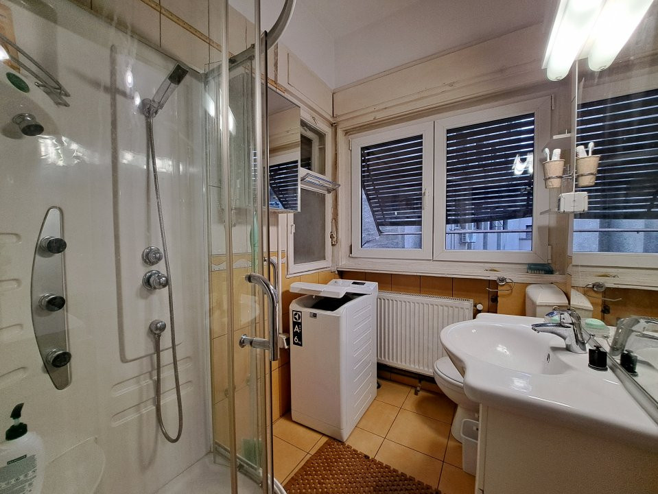 APARTAMENT 4 CAMERE/ARMENEASCA 4-ROOM APART IN THE CENTRAL AREA OF THE CITY