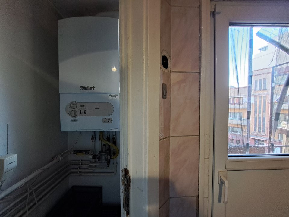 APARTAMENT 4 CAMERE/ARMENEASCA 4-ROOM APART IN THE CENTRAL AREA OF THE CITY