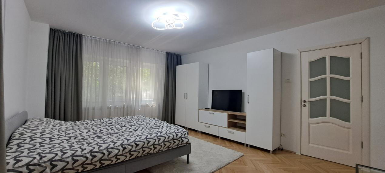 DE INCHIRIAT GARSONIERA DECOMANDATA - B-UL UNIRII