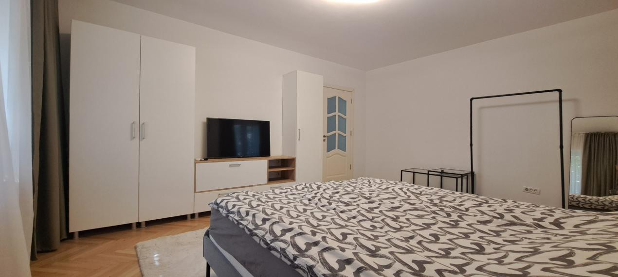 DE INCHIRIAT GARSONIERA DECOMANDATA - B-UL UNIRII