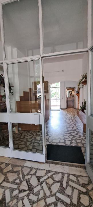 DE INCHIRIAT GARSONIERA DECOMANDATA - B-UL UNIRII
