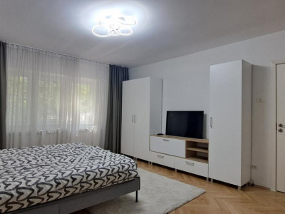 DE INCHIRIAT GARSONIERA DECOMANDATA - B-UL UNIRII