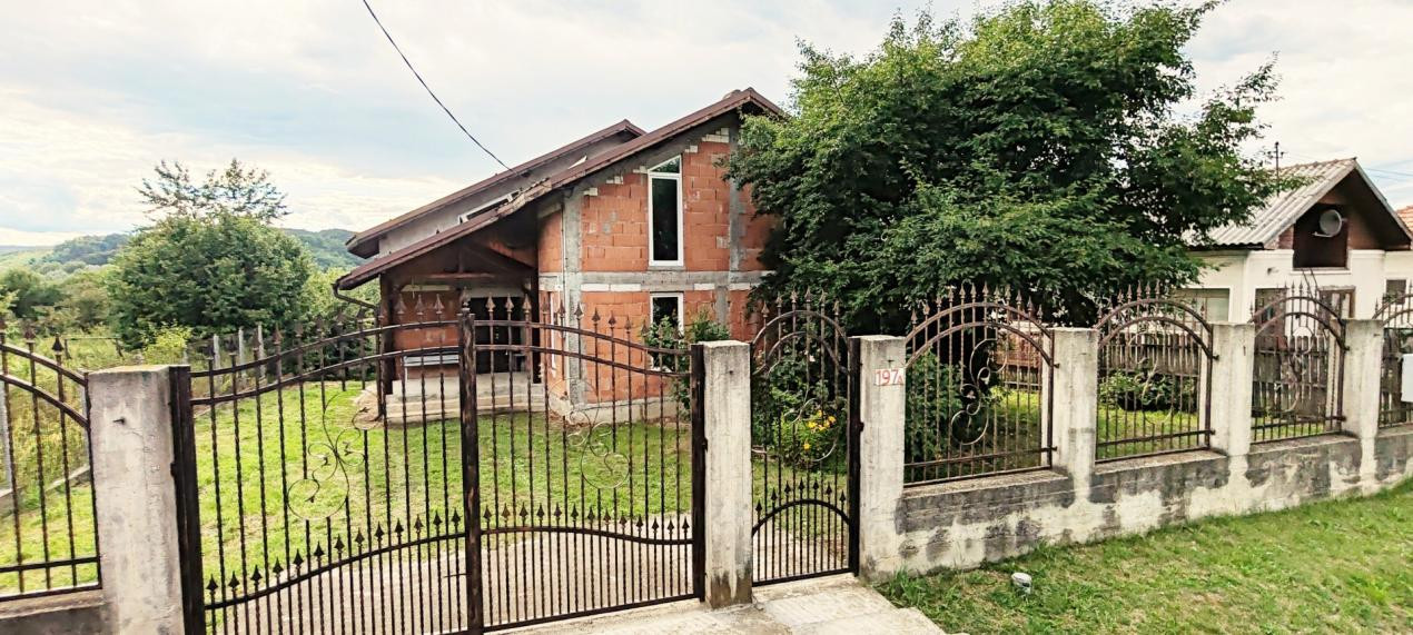 PROPRIETATE DEOSEBITA-CASA & LIVADA-SAT MANGA, COM. VOINESTI, JUD. DAMBOVITA